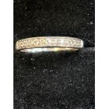 9ct White gold band ring set with diamonds 1.9g Si