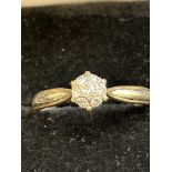 9ct Gold ring set with diamonds 1.4g Size S