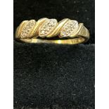 9ct Gold ring set with diamonds Size O 1.9g