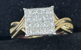 18ct Gold diamond ring, approx 1 carat of diamonds