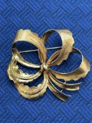 18ct Gold brooch stamped 750 Weight 7.5g