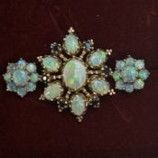 9ct Gold opal pendant/brooch with a pair of matchi