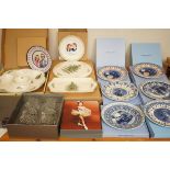 Collection of Wedgwood cabinet plates, christmas p