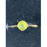 9ct Gold ring set with green stone size O 1.5g