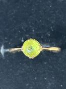 9ct Gold ring set with green stone size O 1.5g