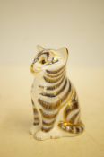 Royal crown derby sitting cat with gold stopper
