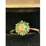 9ct gold ring set with diamond & emeralds Size Q 1