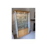 Turri very good quality display cabinet - assembly