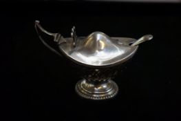 Silver mustard pot with spoon - no liner 62g