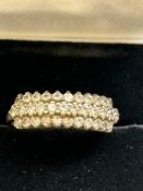 9ct Gold ring set with cz stones 2.7g