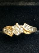 9ct Gold ring set with diamonds Size O 2.8g
