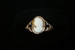 9ct Gold cameo ring Size S