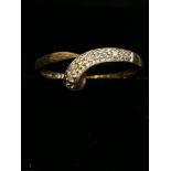 9ct Gold ring set with diamonds Size O 1.9g