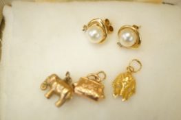 3 Yellow metal charms together with yellow metal &