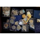 Large collection of good quality comparative coins