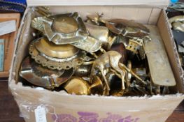 Large unsorted box of brass ware