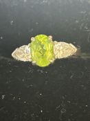 9ct Gold ring set with peridot & cz stones Size M
