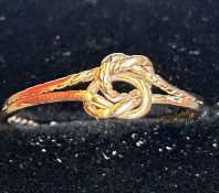 9ct gold ring Size Q