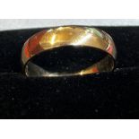 9ct gold wedding band Size S