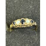 9ct gold ring set with 2 opals and 3 sapphires Siz