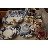 Collection of blue & white ceramics to include Wed