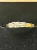 9ct Gold ring set with diamonds Size O 1.9g