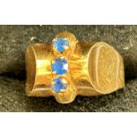 18ct gold ring with three blue gem stones, size M,