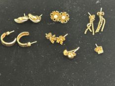 Various 9ct gold earrings: five pairs and two single