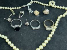 Vintage pearls and other jewellery