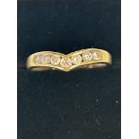 9ct Gold ring set with 7 cz stones Size M 1.4g