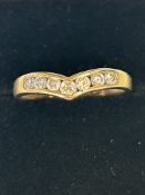 9ct Gold ring set with 7 cz stones Size M 1.4g