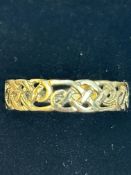 9ct Gold celtic style ring Size P