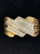 9ct Dual colour gents pinky ring set with chip dia