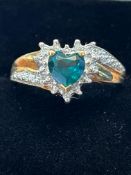9ct Gold ring emerald and diamonds, size O, 2grams