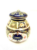 Royal crown derby 1602 pot pourri jar