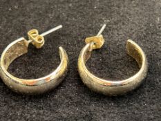 Pair of 9ct gold earrings Weight 4.6g