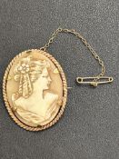 9ct gold cameo brooch with safety chain