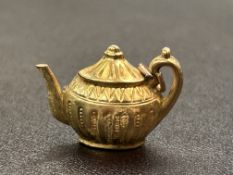 9ct gold charm in the form of a teapot 2.3 grams
