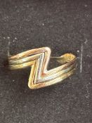 9ct gold tricolour ring, size L
