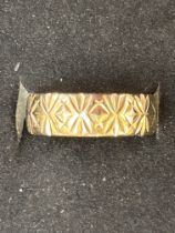 9ct gold band, size N