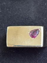 9ct gold ring set with pear shaped ruby, size T.5,