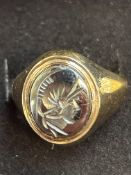 9ct gold centurion ring, size M, 6.2grams