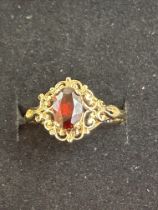 9ct gold ring set with garnet, size N