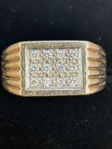 9ct Gold rolex style diamond ring (12 small diamon