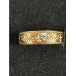 9ct Gold wedding band Size R Weight 4.2g