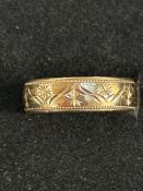 9ct Gold wedding band Size R Weight 4.2g
