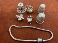 Silver jewellery & thimbles