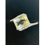 10ct White gold ring set with citrine