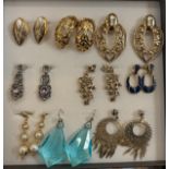 9 Pair of fashion earrings