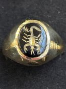 9ct gold ring hard stone with scorpion design, siz
